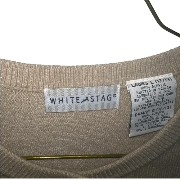 White Stag Cardigan - Picture 5 of 5